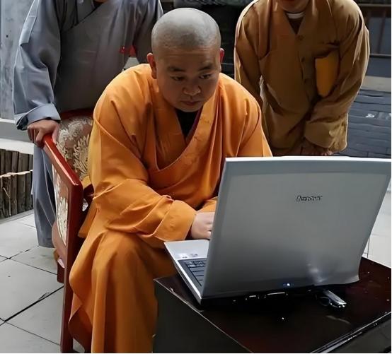 少林寺每年收入上亿，捐的香火钱花哪了？方丈释永信：我月薪700