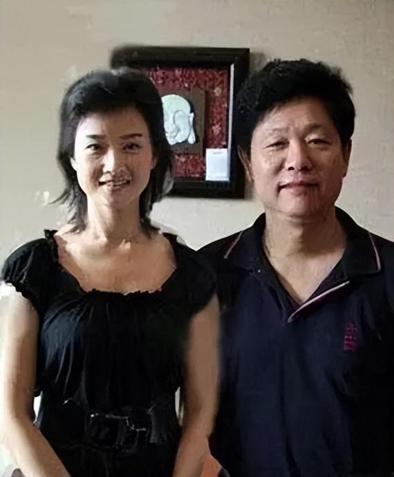 宋祖英和老友在北京观看京剧《穆桂英挂帅》