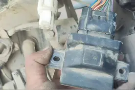 这地方也能断？有油有火无法启动的杂牌电喷摩托车原因找到了图片