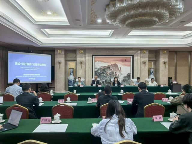 要打奉陪到底，全球同时接到通告，中国用中英双语，跟美国算总账