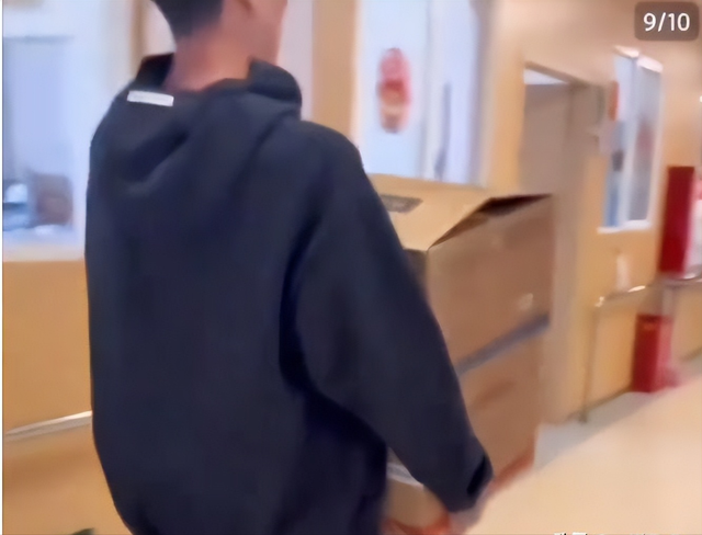 青岛女护士男友配药后续：两人“底裤”被扒正脸曝光，卫健委介入