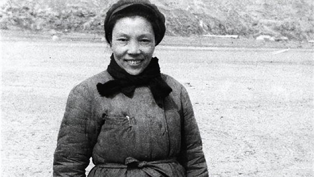 1981年王首道与妻子王泉媛北京团聚	，王泉媛：当年是不是你不要我
