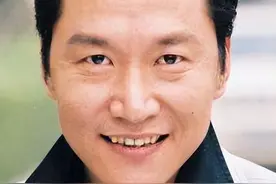 比孙红雷“狠”，蒋雯丽曾喜欢他，之后娶洋老婆，混血女儿超好看图片