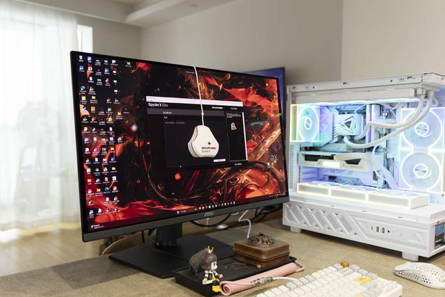 游戏玩家的顶级享受，微星电竞显示器MAG 272UP QD-OLED X24流光