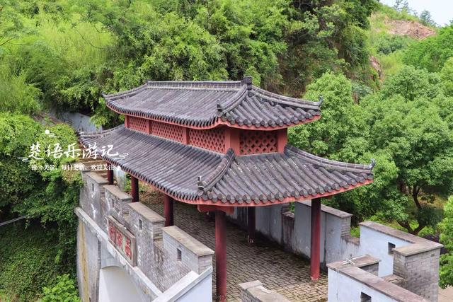 绍兴上虞的景区村庄，名字取得很有意思，青山绿水相映清幽宁静