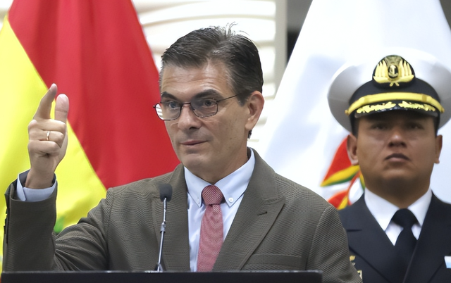 又出现一个中国伙伴倒向美？撕毁合同，把矛头对准了中国