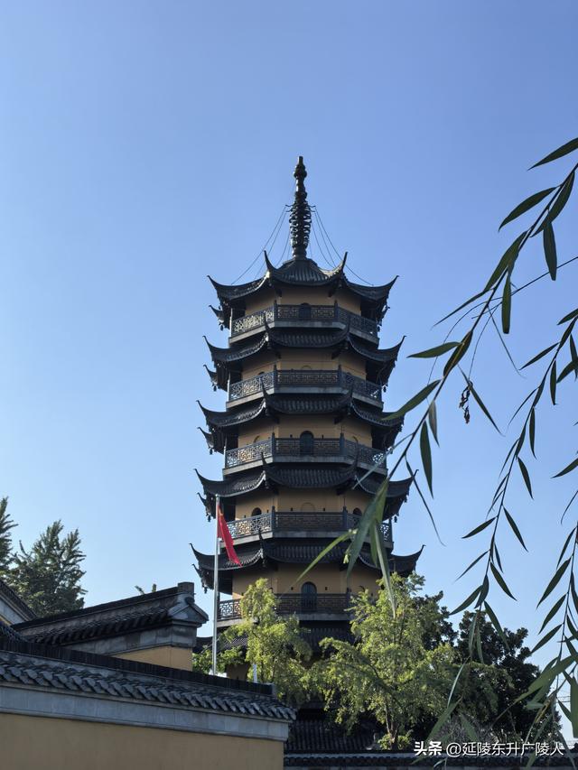 扬州文峰塔，京杭大运河畔四塔之一，塔园寺一体