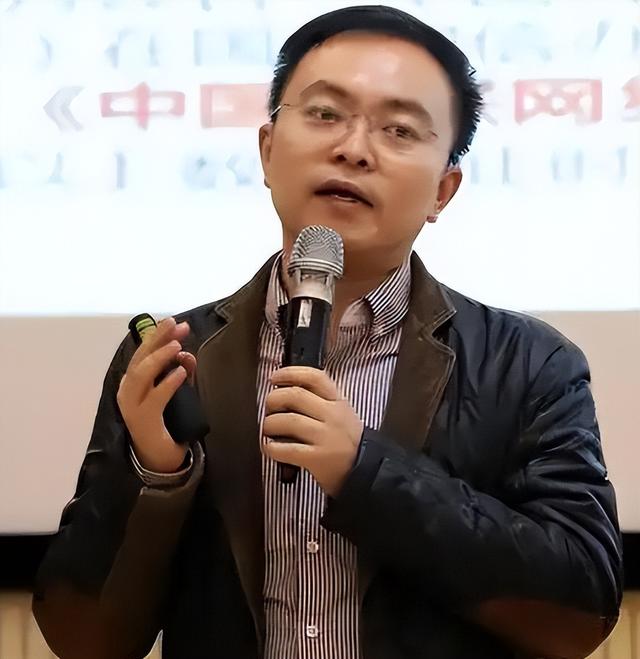 世道不公平！2023年蔡磊抱怨：我爷爷50岁去世，父亲47岁离世