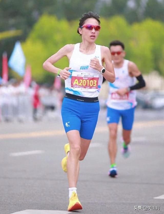 最快女护士 张水华后续：值班称已离职，院长却证实正常在岗很矛盾