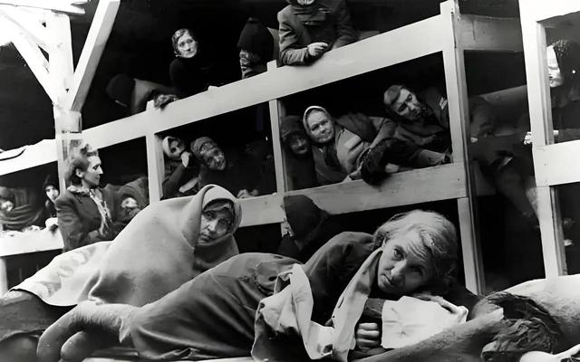 221名女囚漂洋过海，下船时全员怀孕，这批女囚竟生出了一个国家