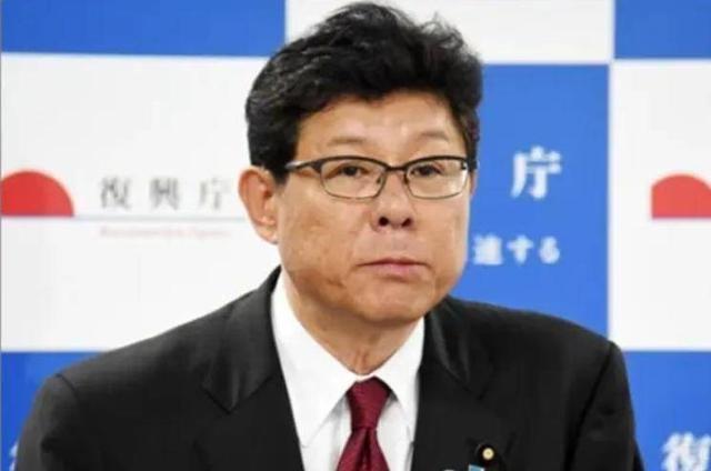 天皇亲自出山，日本对中国的反击正式开始，高市早苗憋出了一妙计