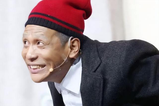 成名后抛弃原配，转身娶女粉丝的宋小宝，再藏不住早就变了的面相