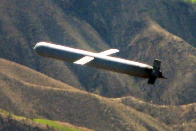 美俄斗法升级！海燕出鞘破局，俄罗斯1.7万核导弹直戳美国本土