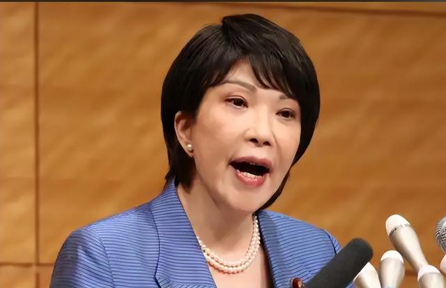 日本官员已经抵达北京，全程一言不发，有1个细节已经说明了问题