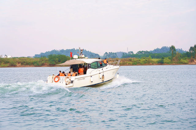 “环两江”号游艇启航，南海解锁“海陆空”全域文旅新体验