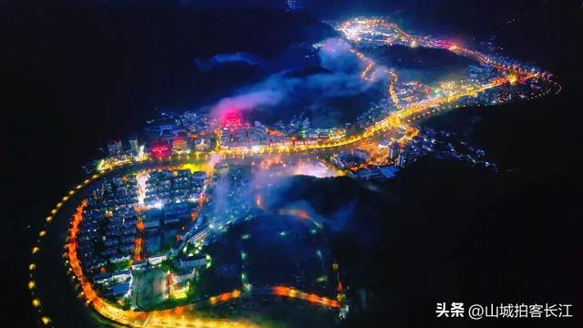 四川交通尴尬的县,坐拥双高铁站却难坐车,风景美到让人忘了吐槽