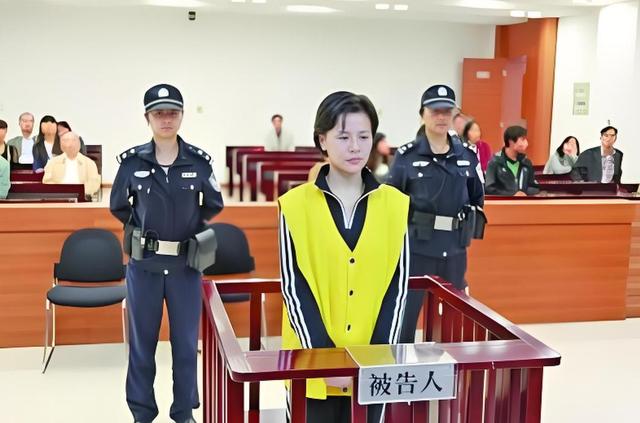 凭姿色4年借了17亿，靠“借钱”过奢靡生活的她，今下场令人嘘唏