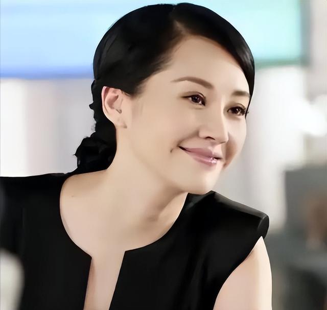 她一生 “风流成性	、老少通吃	”，撩汉无数，现如今56岁却依旧单身