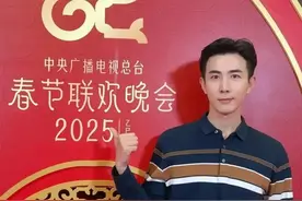 “油腻霸总”李川该火了，喜剧大赛冠军，居然在春晚沦为背景板图片