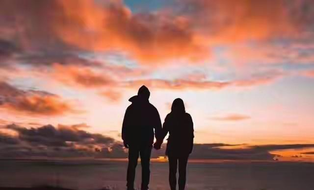 两性关系，惊人发现，60岁与异性靠近，根本不是桃花运！而是这个