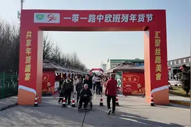 逛洋货码头 赶年货大集图片