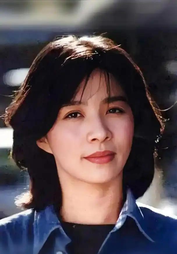 原来他是迟蓬丈夫，难怪66岁能出演《生万物》，有个好丈夫太重要