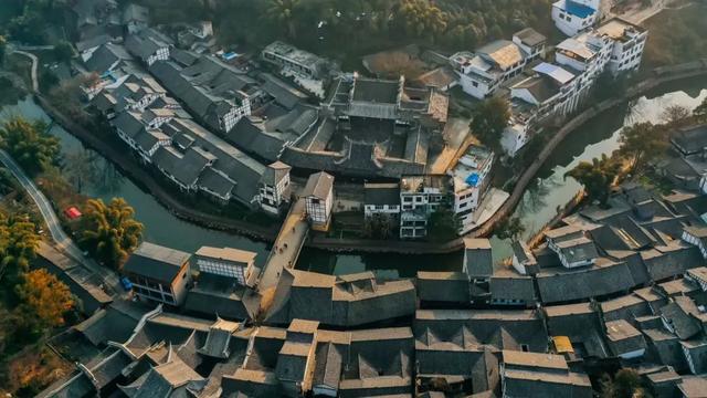 高铁直达 最快35分钟！重庆周边这6个城市好玩又凉快→