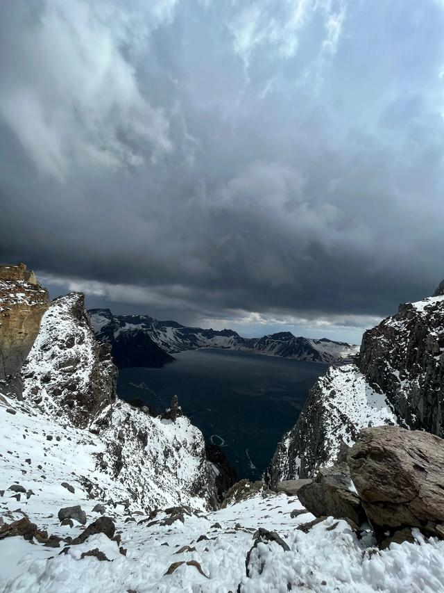 你当像鸟，飞往你的山⛰️美图壁纸