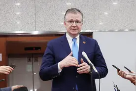 24小时内，中方连发两道警告，美国派两路人马来华，要解释三件事图片