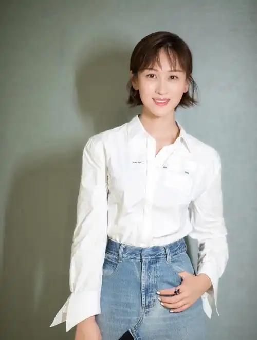 她拒绝潜规则，出道20年演了50部戏仍火不了，42岁还没结婚