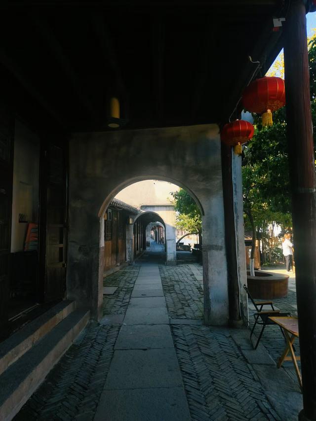 湖州古镇很世俗，也很江南