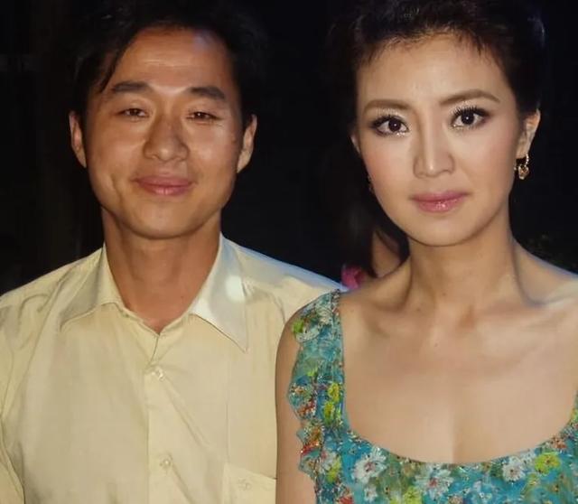 她是央视主持人，和撒贝宁同居4年，如今却变成这样