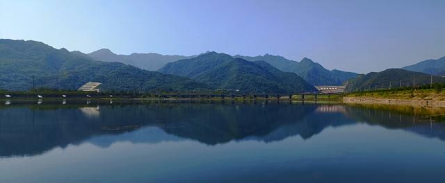 唐村草原望秦岭