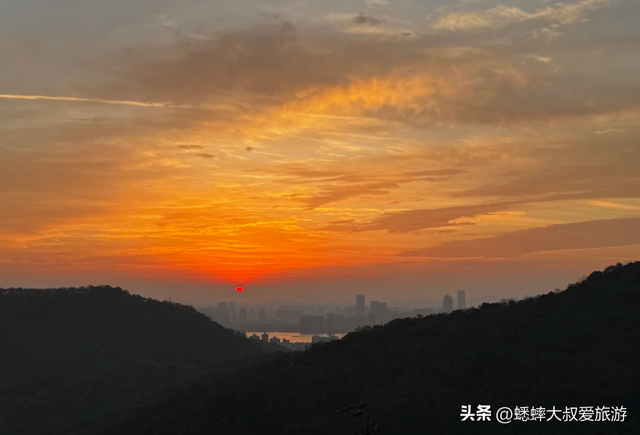 杭州西湖日出最佳地点都有哪些？都有什么注意事项？