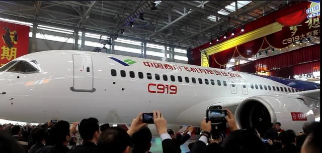 都是飞机，为什么200吨的运20能国产，70吨的C919却要依赖国外？