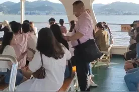广东汕头一男子轮渡上骚扰多位女游客 警方：他精神有问题图片