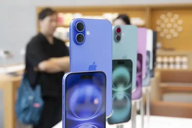 芯片之王易主？5万亿的英伟达，给全世界上了一课