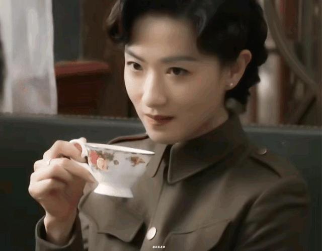 因长的太漂亮，七次拒绝导演“要求”被封杀，如今43岁凭实力走红