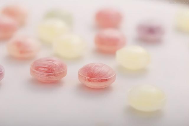 跨越2950英里的旧剪贴簿：糖纸博物馆藏着70年甜蜜史