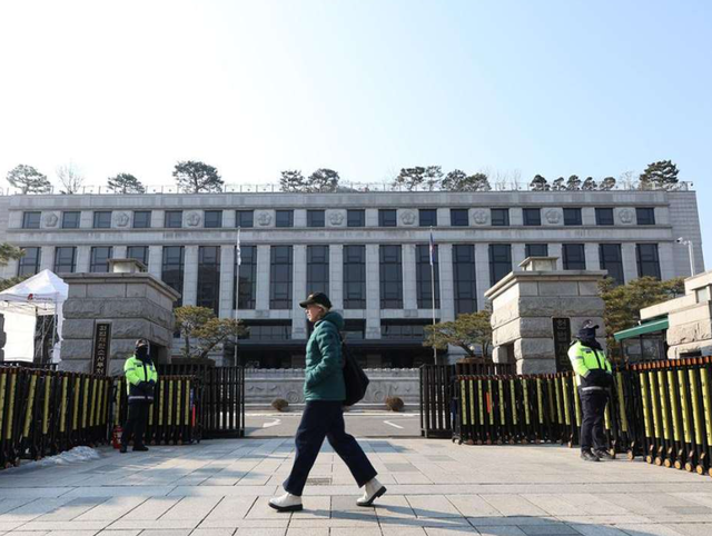 韩国爆发反华集会，李在明却不吭一声，中方直接一句话让韩方失算