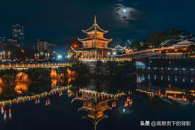 登临甲秀楼：一场穿越四百年的人文之旅