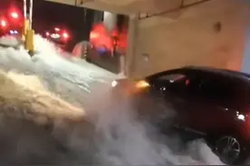 凌晨持续大暴雨致车库被淹，桂林多位市民挪车被困拉绳逃生图片