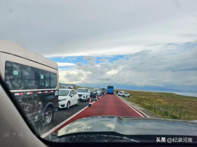 新疆赛里木湖：古老神秘与绝美风光的交织