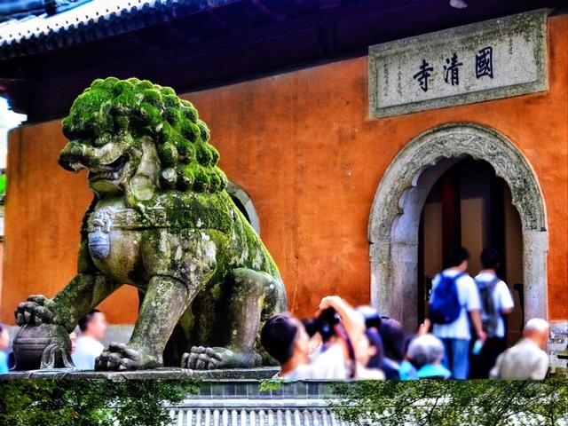 越扒越有！少林寺刚被调查不久，灵隐寺也上了热搜，方丈生活被曝