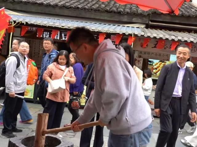 网络中国节·中秋 | 来汉中这个古镇，亲手做团圆月饼，共放孔明灯寄相思