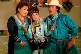 吉祥三宝现状，爸爸不幸离世，女儿远嫁韩国生子，留母亲孤独一人图片