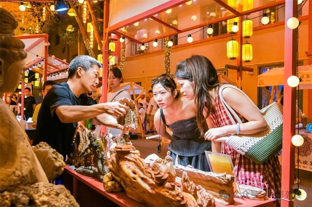 敦煌夜经济持续释放活力