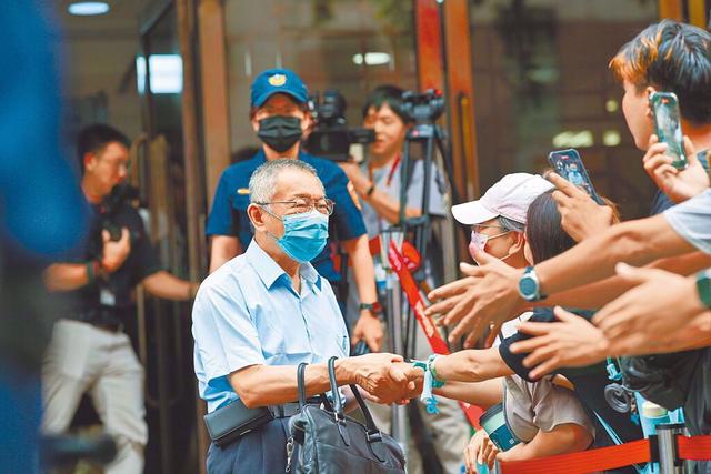 柯文哲成“蓝白共主”？台名嘴解读
