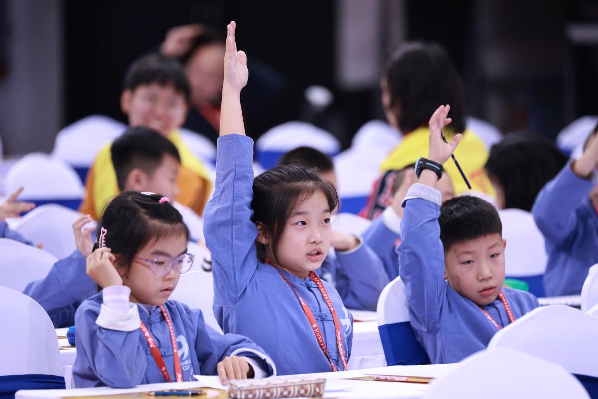 千年珠算邂逅大国重器——第二届"大位杯"青少年非遗美育实践活动在哈尔滨圆满收官(图5) 千年珠算邂逅大国重器——第二届"大位杯"青少年非遗美育实践活动在哈尔滨圆满收官(图5)