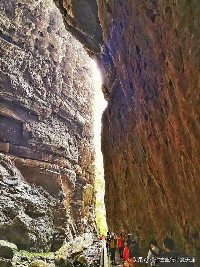 武隆天生三桥，景区没有安装电梯的原始模样